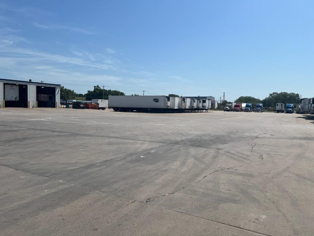 American Truck Trailer | Council Bluffs, IA | Full Service Truck